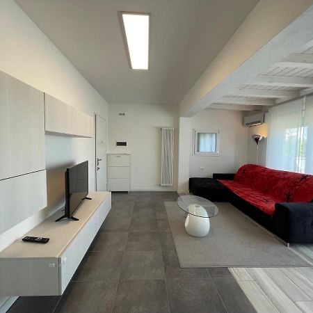 Appartamento Trilocale Attico Zona Centro Caorle Esterno foto