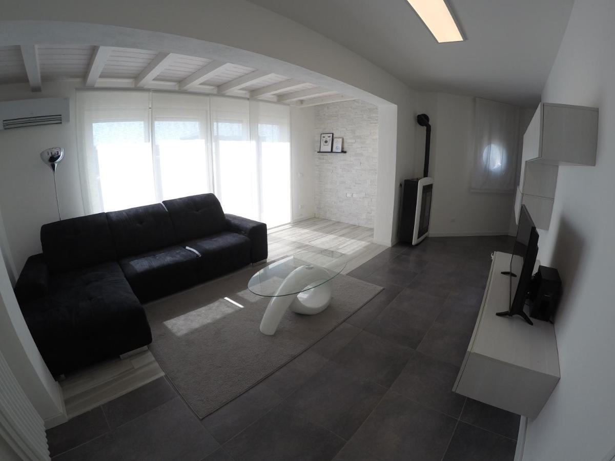 Appartamento Trilocale Attico Zona Centro Caorle Esterno foto