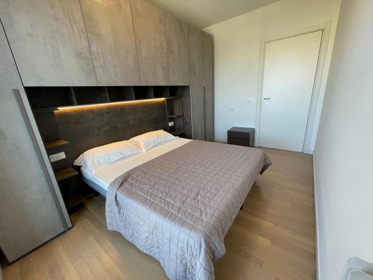 Appartamento Trilocale Attico Zona Centro Caorle Esterno foto