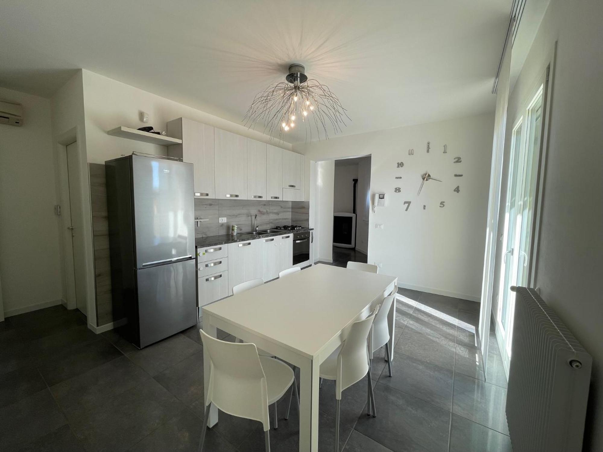 Appartamento Trilocale Attico Zona Centro Caorle Esterno foto